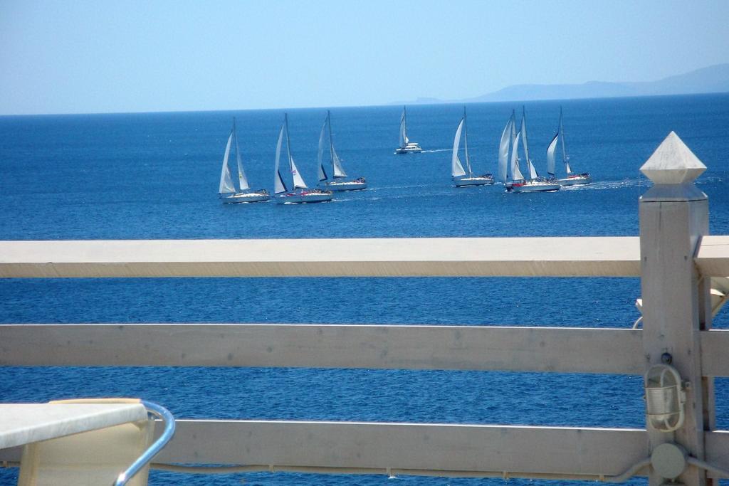 Kavos Bay Seafront Hotel Agia Marina  Buitenkant foto