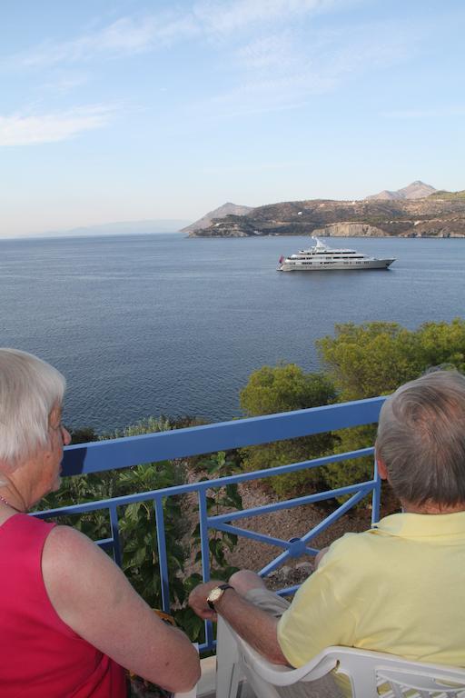 Kavos Bay Seafront Hotel Agia Marina  Buitenkant foto