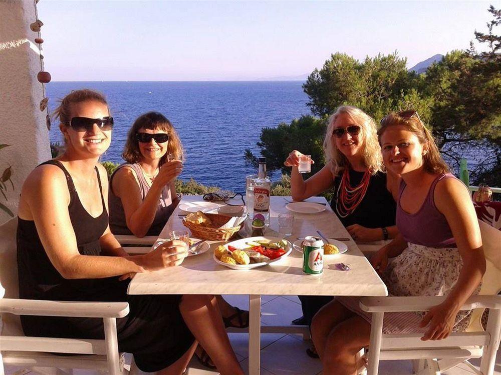 Kavos Bay Seafront Hotel Agia Marina  Buitenkant foto