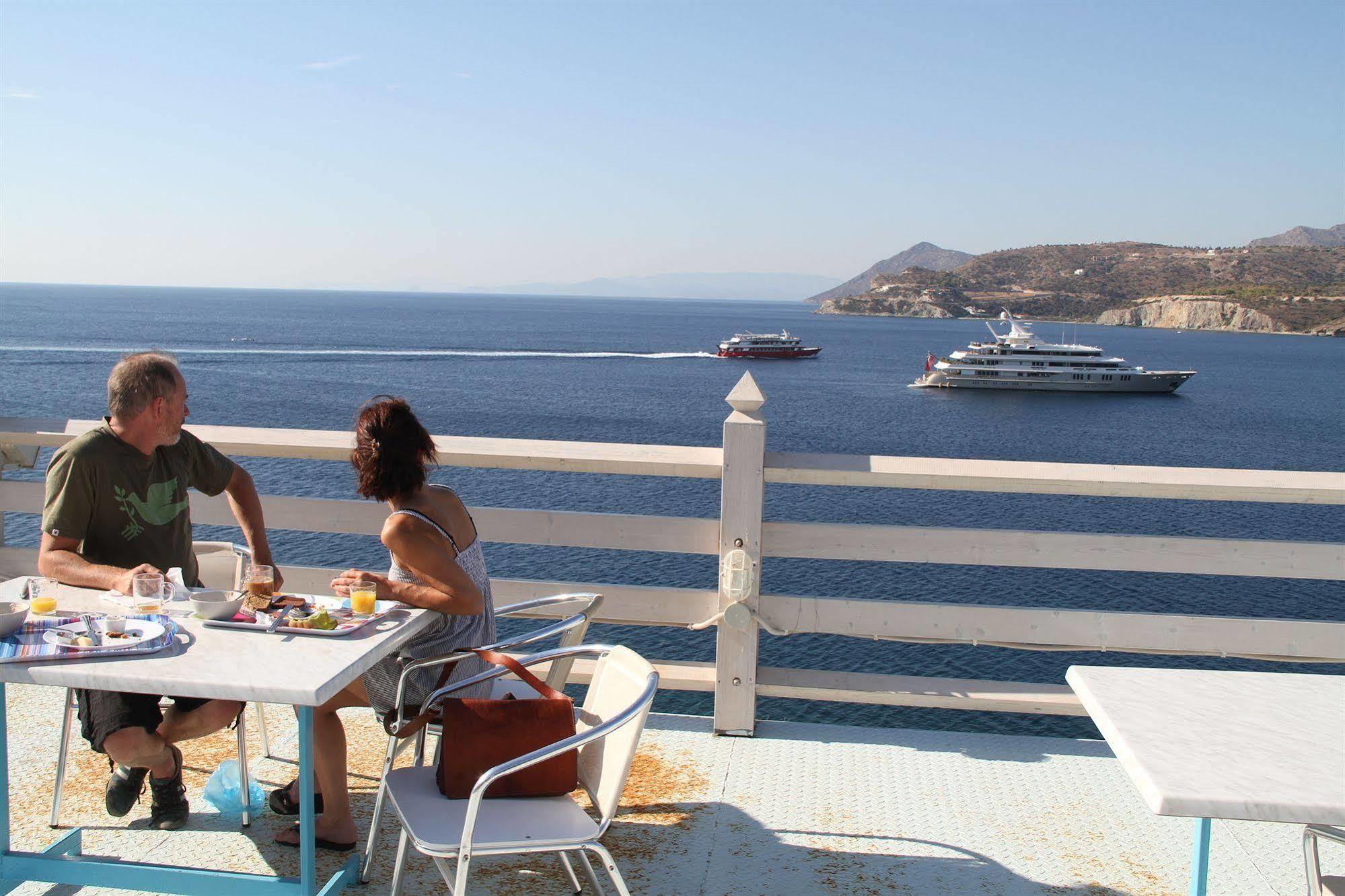 Kavos Bay Seafront Hotel Agia Marina  Buitenkant foto