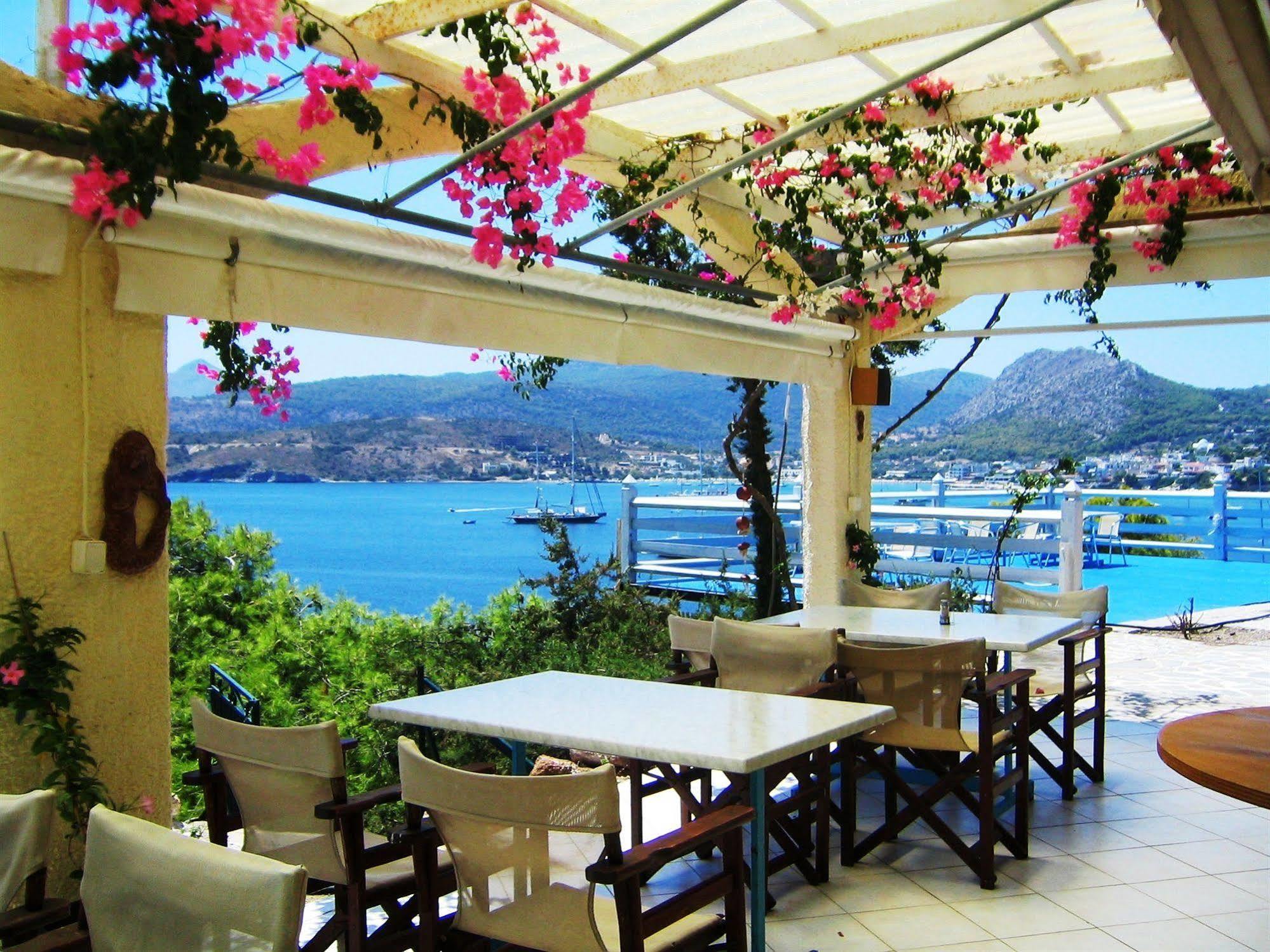 Kavos Bay Seafront Hotel Agia Marina  Buitenkant foto