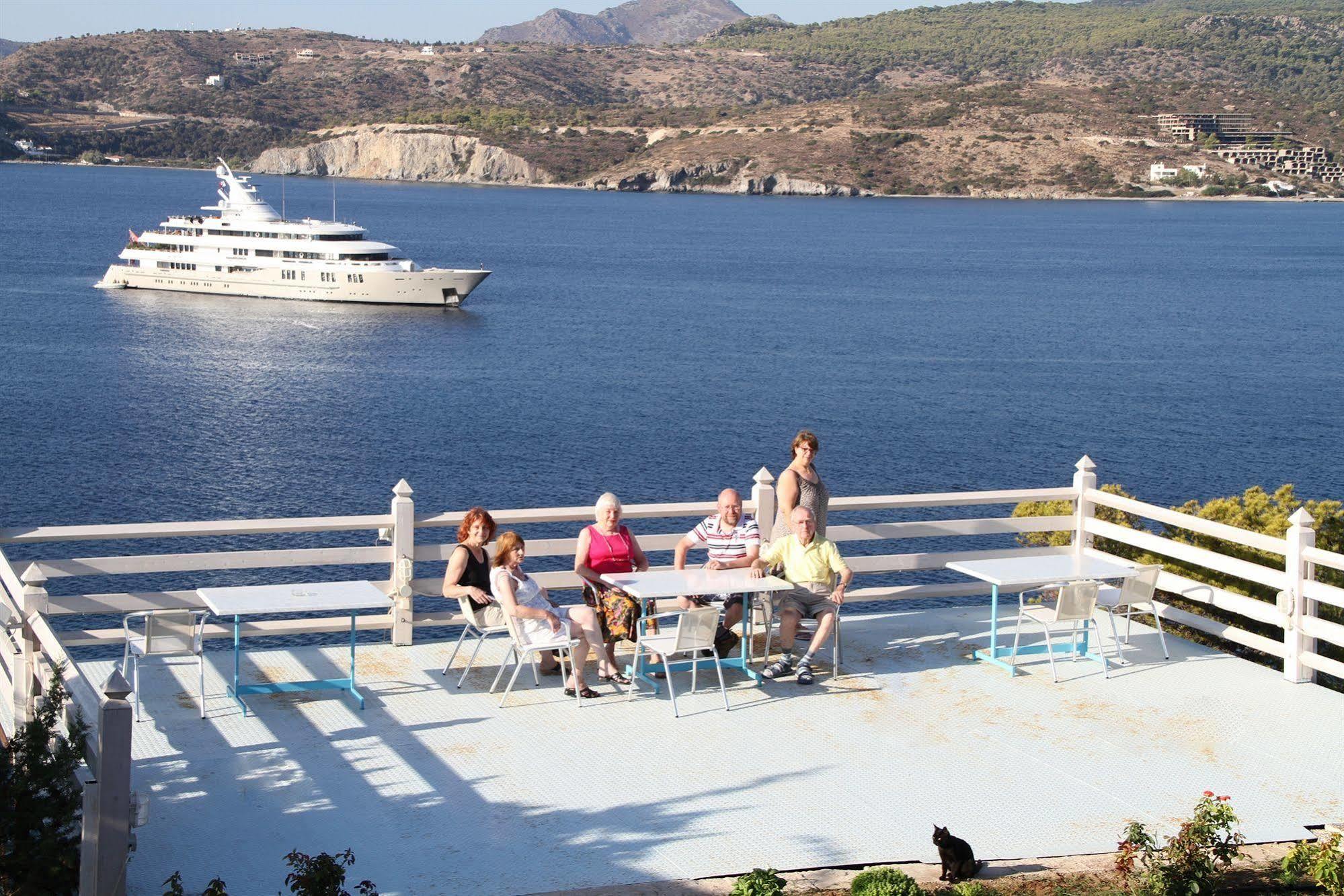Kavos Bay Seafront Hotel Agia Marina  Buitenkant foto