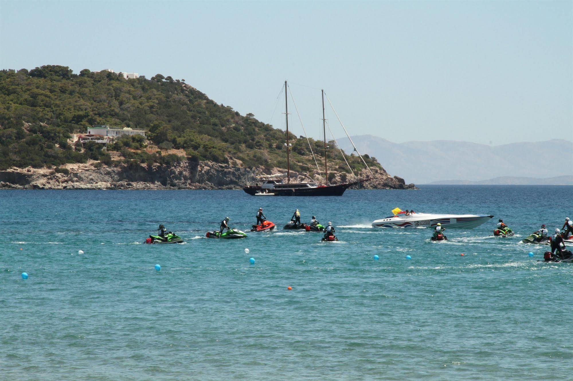 Kavos Bay Seafront Hotel Agia Marina  Buitenkant foto