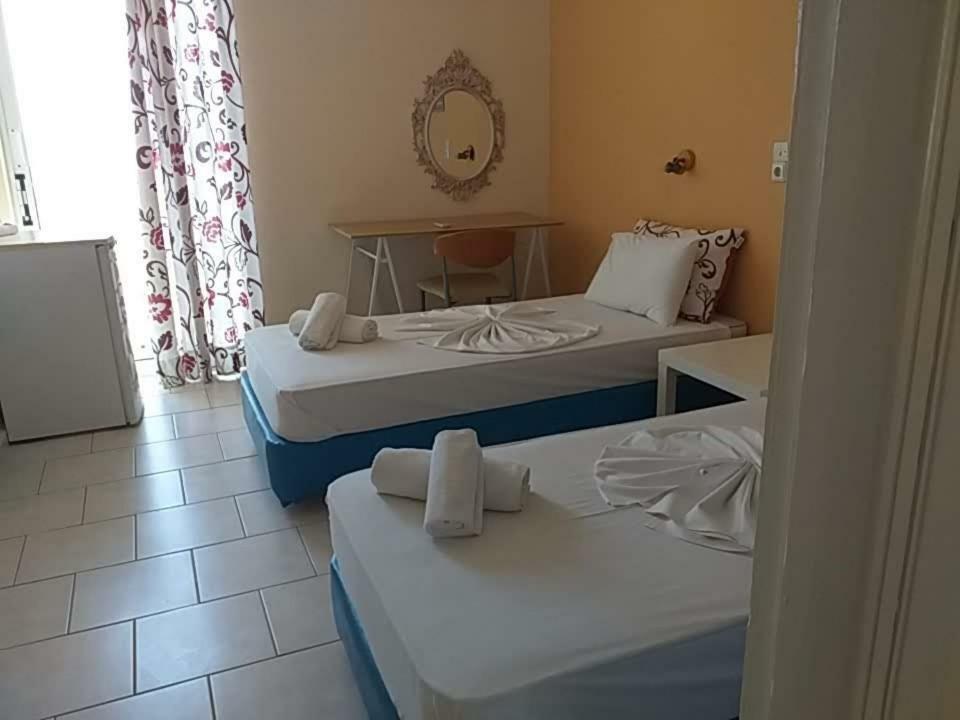 Kavos Bay Seafront Hotel Agia Marina  Buitenkant foto