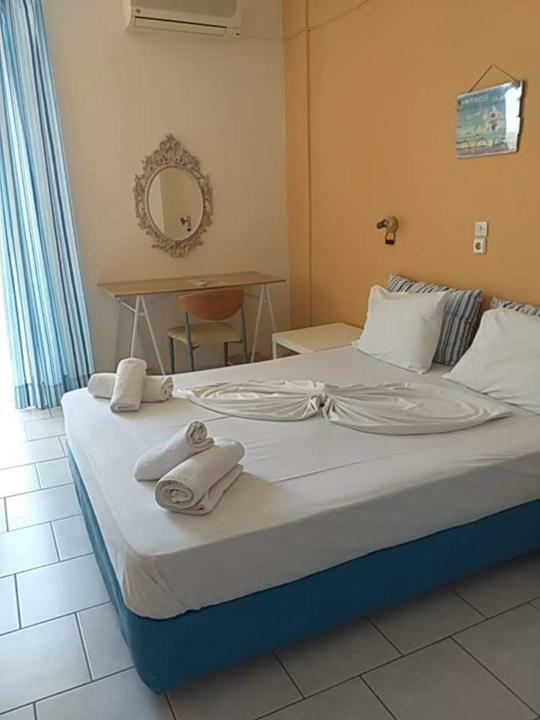 Kavos Bay Seafront Hotel Agia Marina  Buitenkant foto