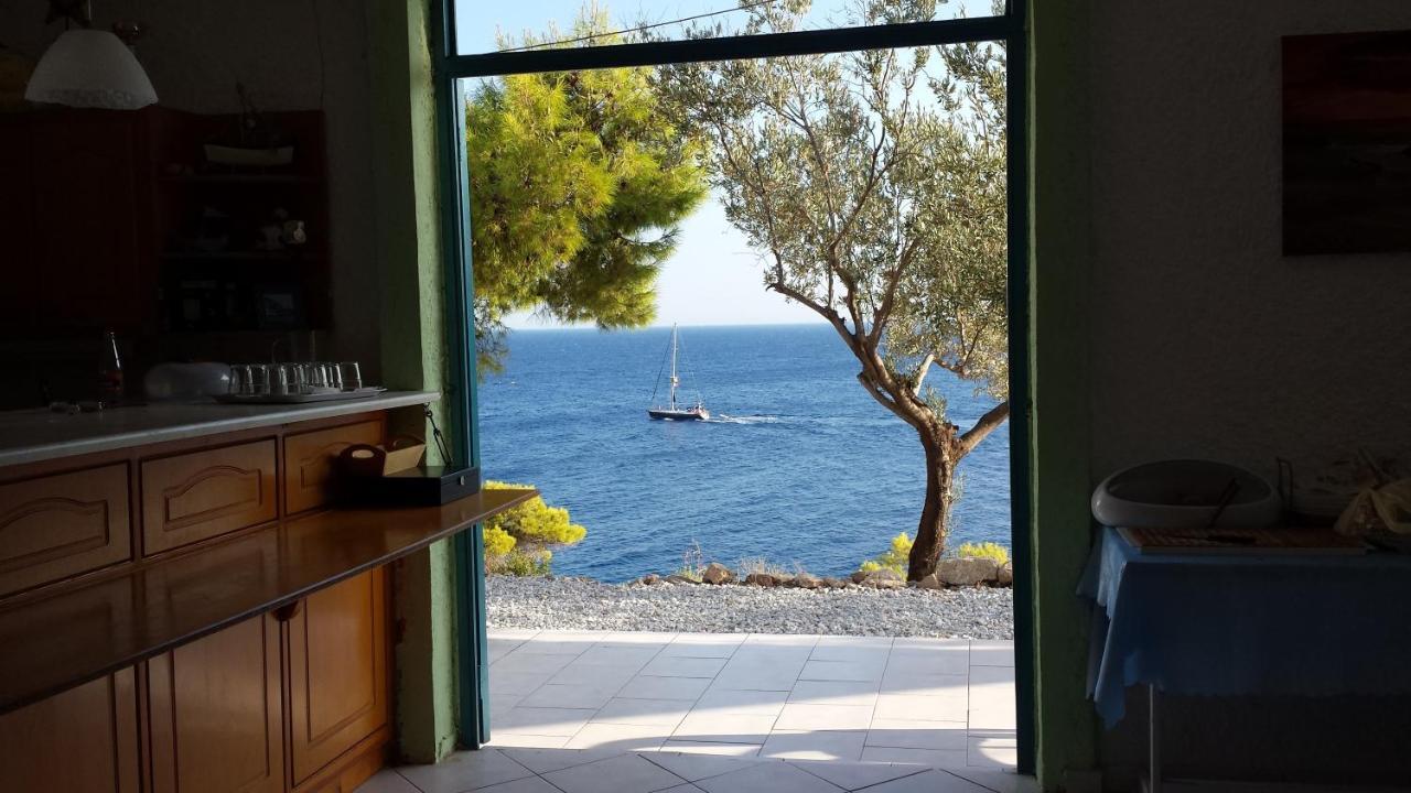 Kavos Bay Seafront Hotel Agia Marina  Buitenkant foto